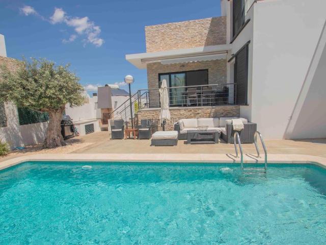 Chalet en venta en Polop. Chalets.