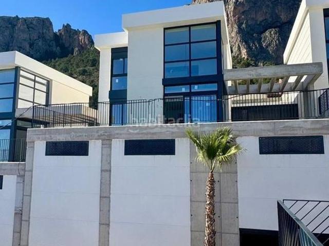 Chalet en venta en Polop, Balcón de Ponoig Polop Paradis Polop Hills. VILLA A ESTRENAR CON VISTAS AL MAR EN POLOP ALICANTE. Chalets.