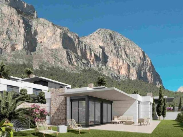 Chalet en venta en Polop, Balcón de Ponoig Polop Paradis Polop Hills. Villa de 3 dormitorios y 2 baños con piscina y garaje en Polop. Chalets.