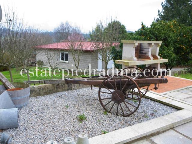 Chalet en venta en Pontevedra, Parroquias Rurales. ¡CHALET DE LUJO! 569 m² y 7 Dormitorios con Parcela de 2.327 m² a 465.000 Ideal Turismo Rural Cerca de Pontevedra. Chalets.