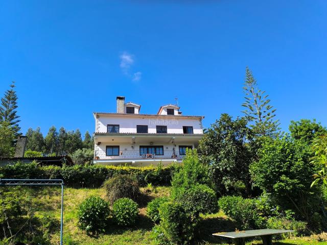 Chalet en venta en Pontedeume. Chalets.