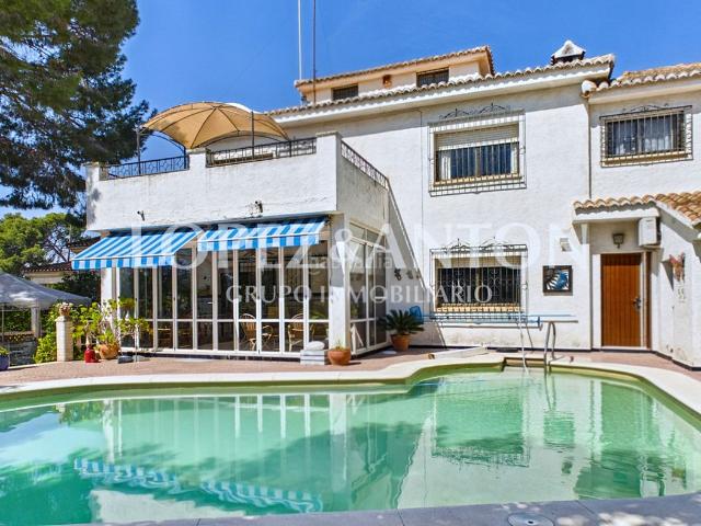 Chalet en venta en Paterna, La Cañada. Chalets.