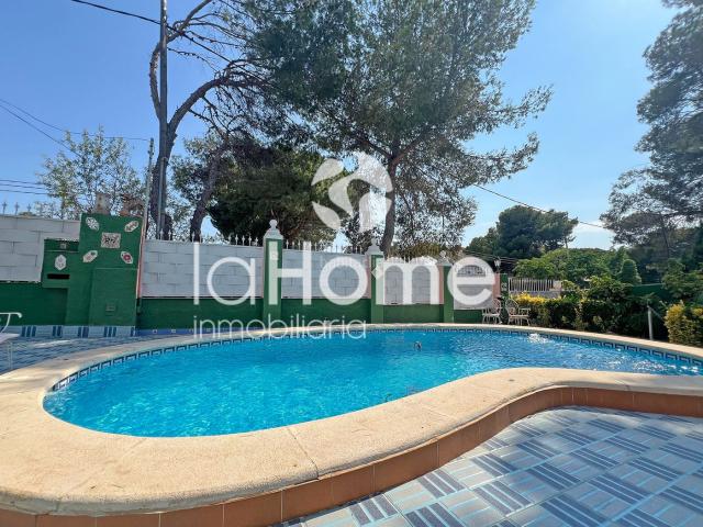 Chalet en venta en Paterna, La Cañada. EL PRIVILEGIO DE VIVIR AQUÍ. Chalets.