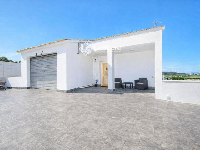 Chalet en venta en Pacs del Penedès. Casa a Pacs del Penedes amb piscina. Chalets Pacs del.