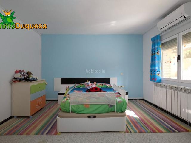 Chalet en venta en Padul. Chalet de 7 dorm. con terreno rústico, piscina y vistas a Sierra Nevada en Padul. Chalets.