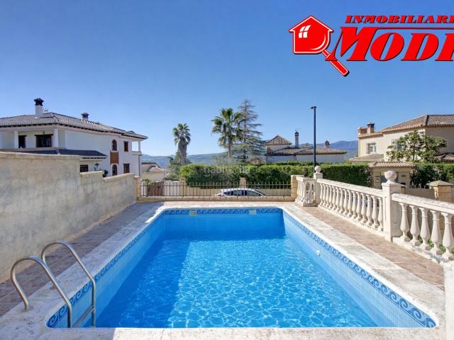 Chalet en venta en Padul. La espera ha sido larga? pero cuando veas este chalet pareado sabrás que ha merecido la pena. Te ofrezco este CHALET CON PISCINA. Chalets.