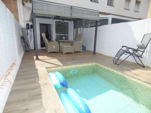 Chalet en venta en Palafolls, de 100 m² 3 habitaciones por 330.000