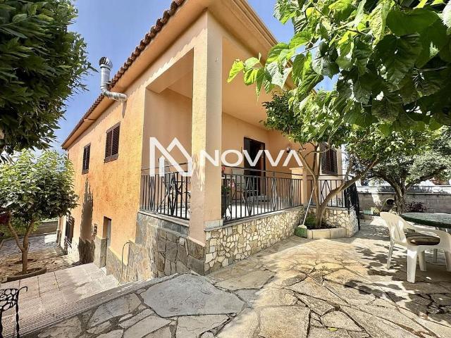 Chalet en venta en Palafolls, de 117 m² 4 habitaciones por 305.000