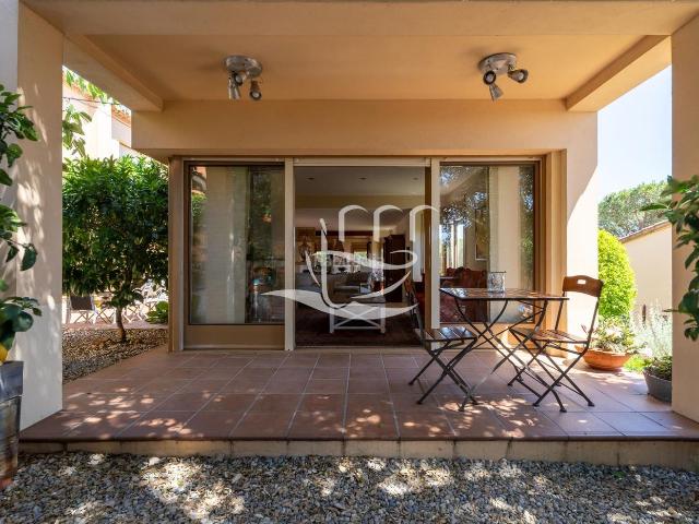 Chalet en venta en Palafrugell, Molí de Vent La Sauleda Costa Brava. MAGNÍFICA CASA CON JARDÍN, PISCINA Y GARAJE CERCA DEL CENTRO. Chalets.