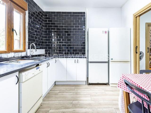 Chalet en venta en Palau solità i Plegamans, de 100 m² 3 habitaciones por 374.000