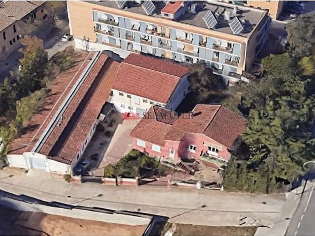Chalet en venta en Palau solità i Plegamans, de 1.250 m² 4 habitaciones por 550.000