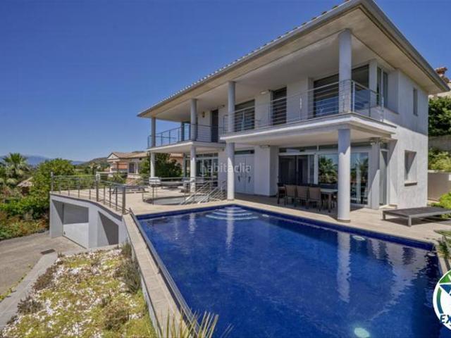 Chalet en venta en Palau saverdera. Sublime villa de lujo situada en un entorno privilegiado. Chalets.
