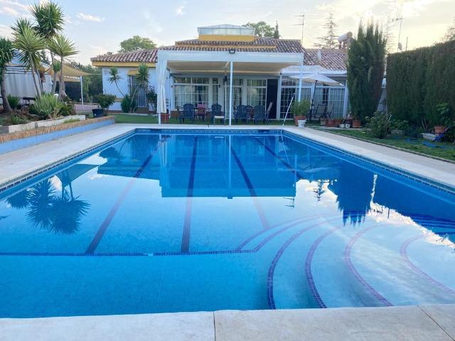 Chalet en venta en Palomares del Río Sevilla