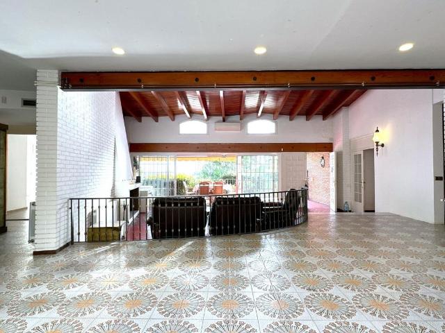 Chalet en venta en Pallejà. Aquí tienes el espació que necesitas. Chalets.