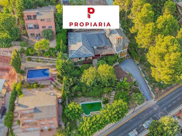 Chalet en venta en Pallejà, de 551 m² 5 habitaciones por 550.000