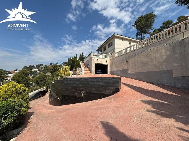 Chalet en venta en Pallejà, de 355 m² 5 habitaciones por 655.000