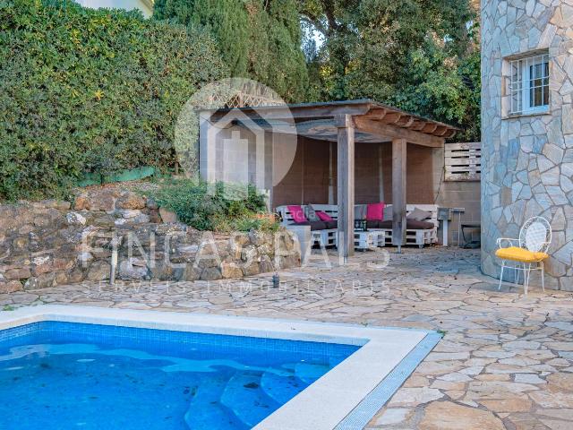 Chalet en venta en Pals Costa Brava. Chalet con piscina privada en Mas Tomasí. Chalets.