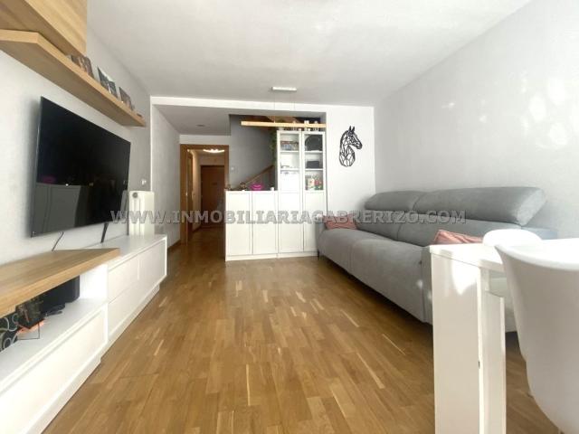 Chalet en venta en Pamplona Iruña, Chantrea. Estupendo chalet adosado en Alemanes. Chalets Pamplona.