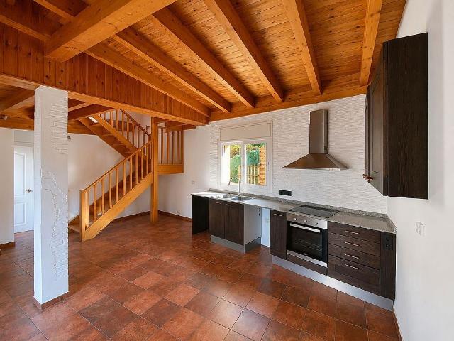 Chalet en venta en pasaje Sant Antoni, Roca del Vallès, la, de 160 m² 6 habitaciones por 435.000