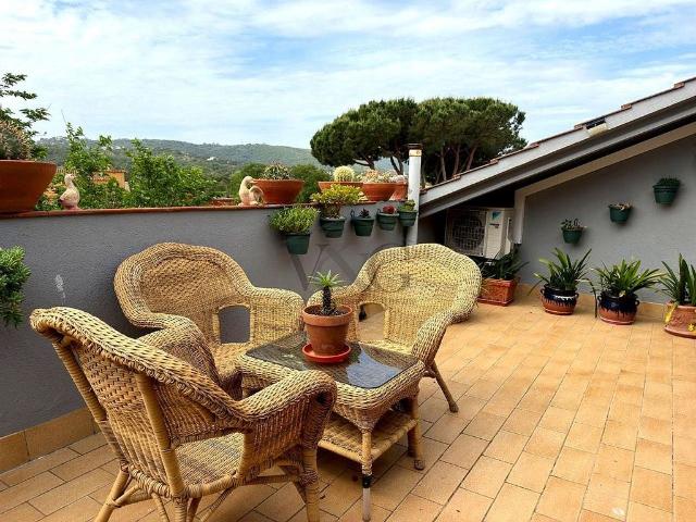 Chalet en venta en pasaje Verge de Montserrat, Calonge, de 156 m² 3 habitaciones por 425.000