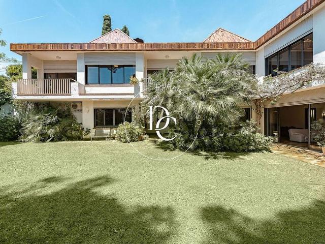 Chalet en venta en paseo De Narcís Bardají, Cubelles, de 362 m² 7 habitaciones por 780.000