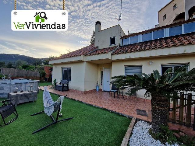Chalet en venta en Vallirana, de 182 m² 4 habitaciones por 360.000