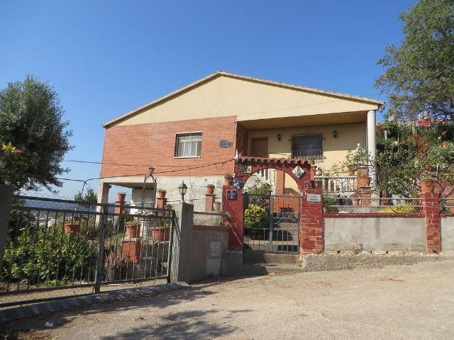 Chalet en venta en paseo Del Bosc, Castellbisbal, de 116 m² 1 habitación por 161.500