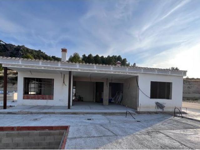 Chalet en Venta en Penáguila, Alicante