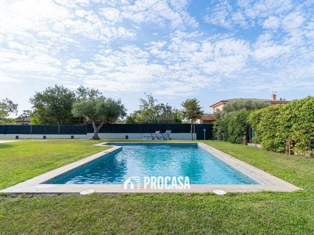 Chalet en venta en Peralada. Elegancia y exclusividad en el Golf de Peralada. Chalets.