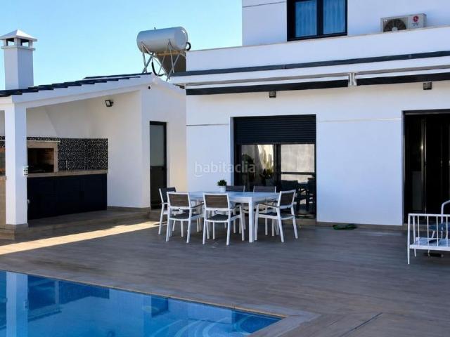 Chalet en venta en Pizarra. Chalets.
