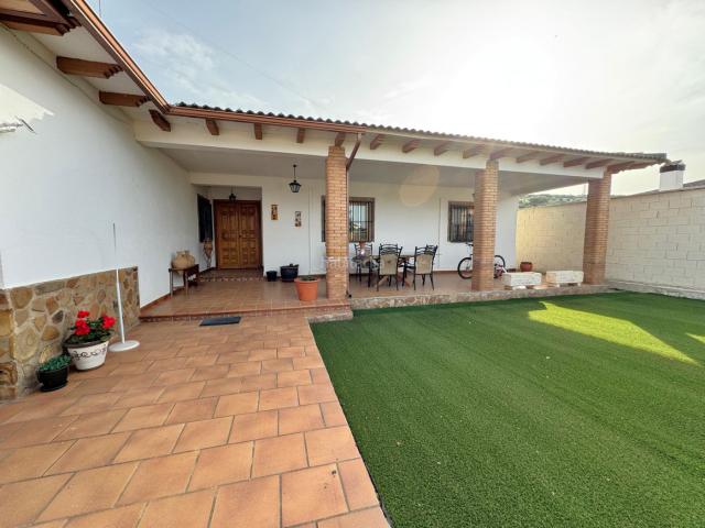 Chalet en venta en Picón. Chalets.