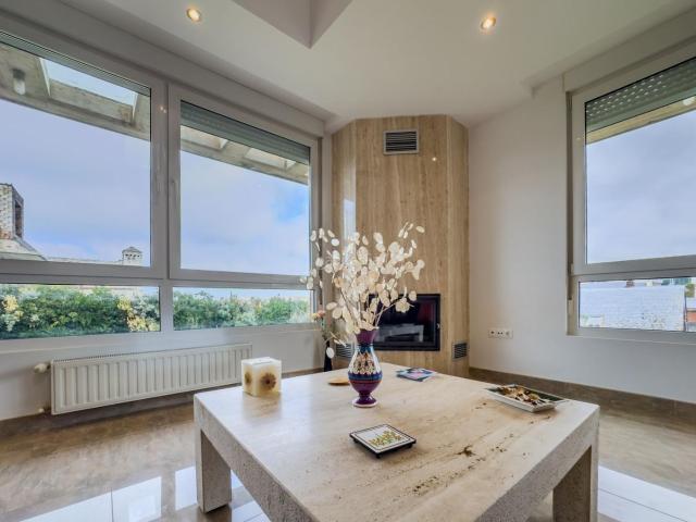 Chalet en venta en Piélagos, Liencres. Diseño y elegancia frente al mar. Chalets.