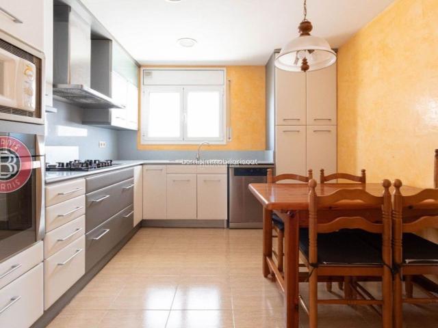 Chalet en venta en Piera. Chalets.