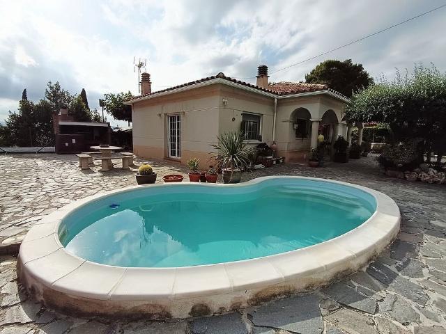 Chalet en venta en Piera, de 128 m² 3 habitaciones por 299.000