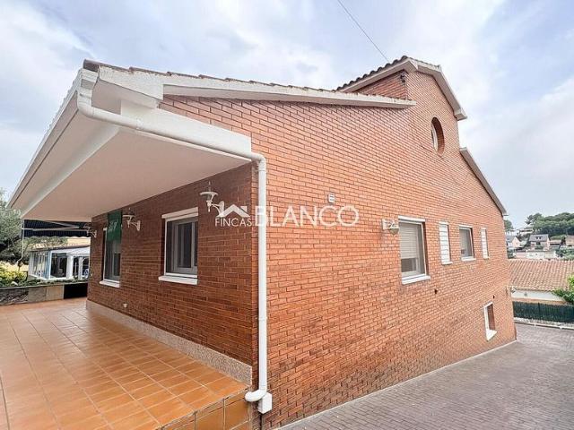 Chalet en venta en Piera, de 146 m² 5 habitaciones por 362.100