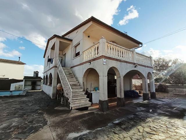 Chalet en venta en Piera, de 221 m² 3 habitaciones por 280.000
