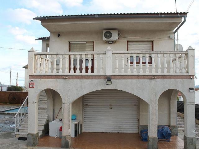 Chalet en venta en Piera, de 221 m² 3 habitaciones por 280.000