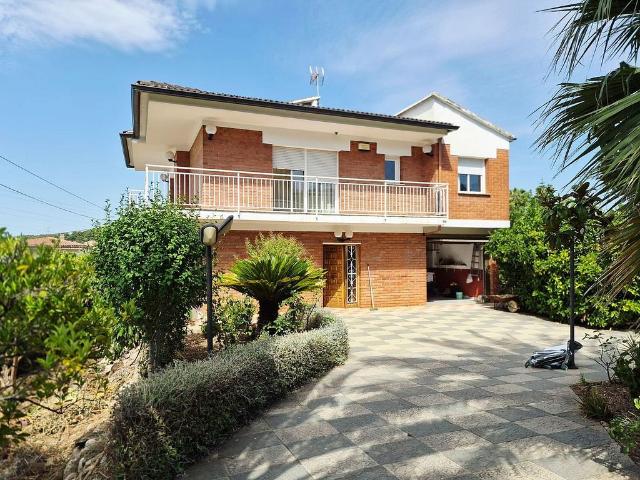Chalet en venta en Piera, de 245 m² 4 habitaciones por 332.000