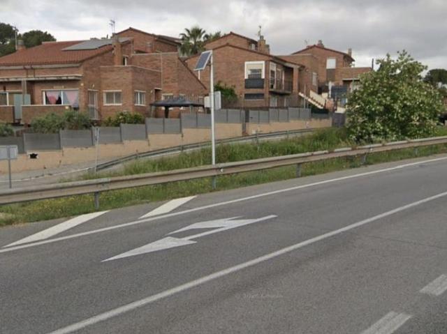 Chalet en venta en Piera, de 300 m² 4 habitaciones por 410.000