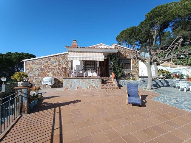Chalet en venta en Piera, de 74 m² 3 habitaciones por 290.000