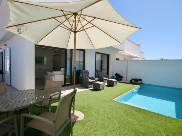 Chalet en venta en Pilar de la Horadada