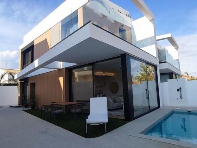 Chalet en venta en Pilar de la Horadada