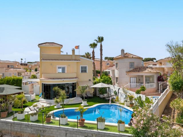 Chalet en venta en Pilar de la Horadada Alicante