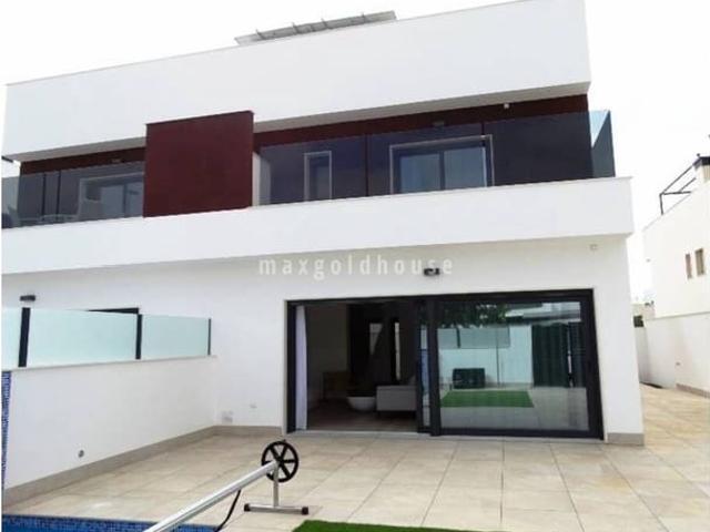 Chalet en venta en Pilar de la Horadada, Alicante Costa Blanca