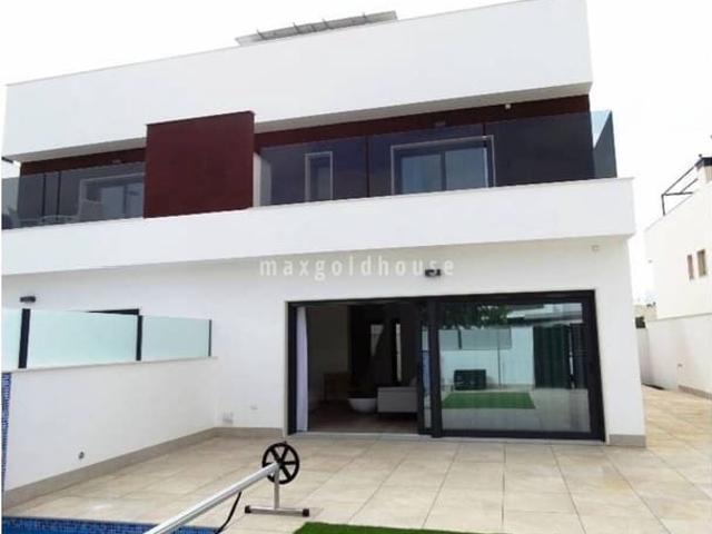 Chalet en venta en Pilar de la Horadada, Alicante Costa Blanca