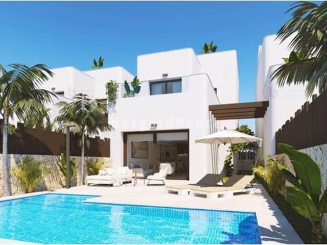 Chalet en venta en Pilar de la Horadada, Alicante Costa Blanca