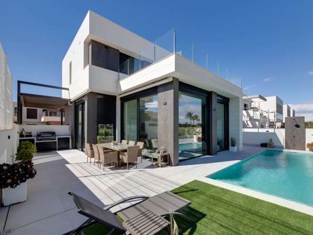 Chalet en venta en Pilar de la Horadada, Alicante Costa Blanca