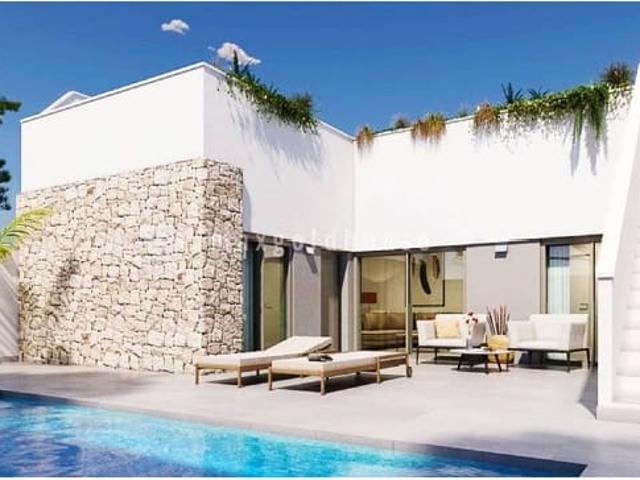 Chalet en venta en Pilar de la Horadada, Alicante Costa Blanca