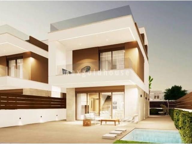 Chalet en venta en Pilar de la Horadada, Alicante Costa Blanca