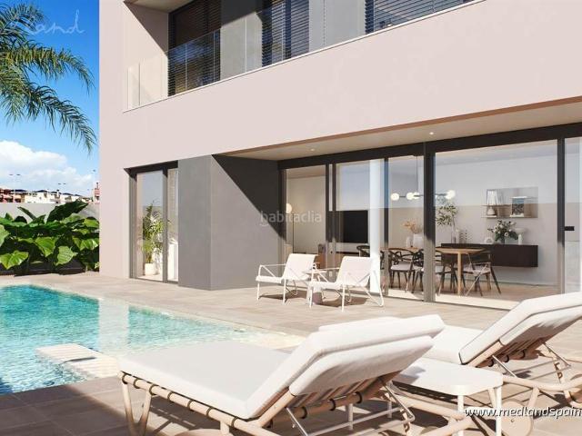 Chalet en venta en Pilar de la Horadada, El Mojón. Villa de lujo con 5 dormitorios, piscina privada y vistas al mar en Pilar de la Horadada. Chalets Pilar de la.